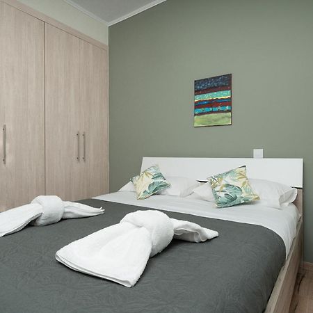 Mtc-Sfs Apartment By The Sea And Airport Pórto Ráfti Exteriör bild