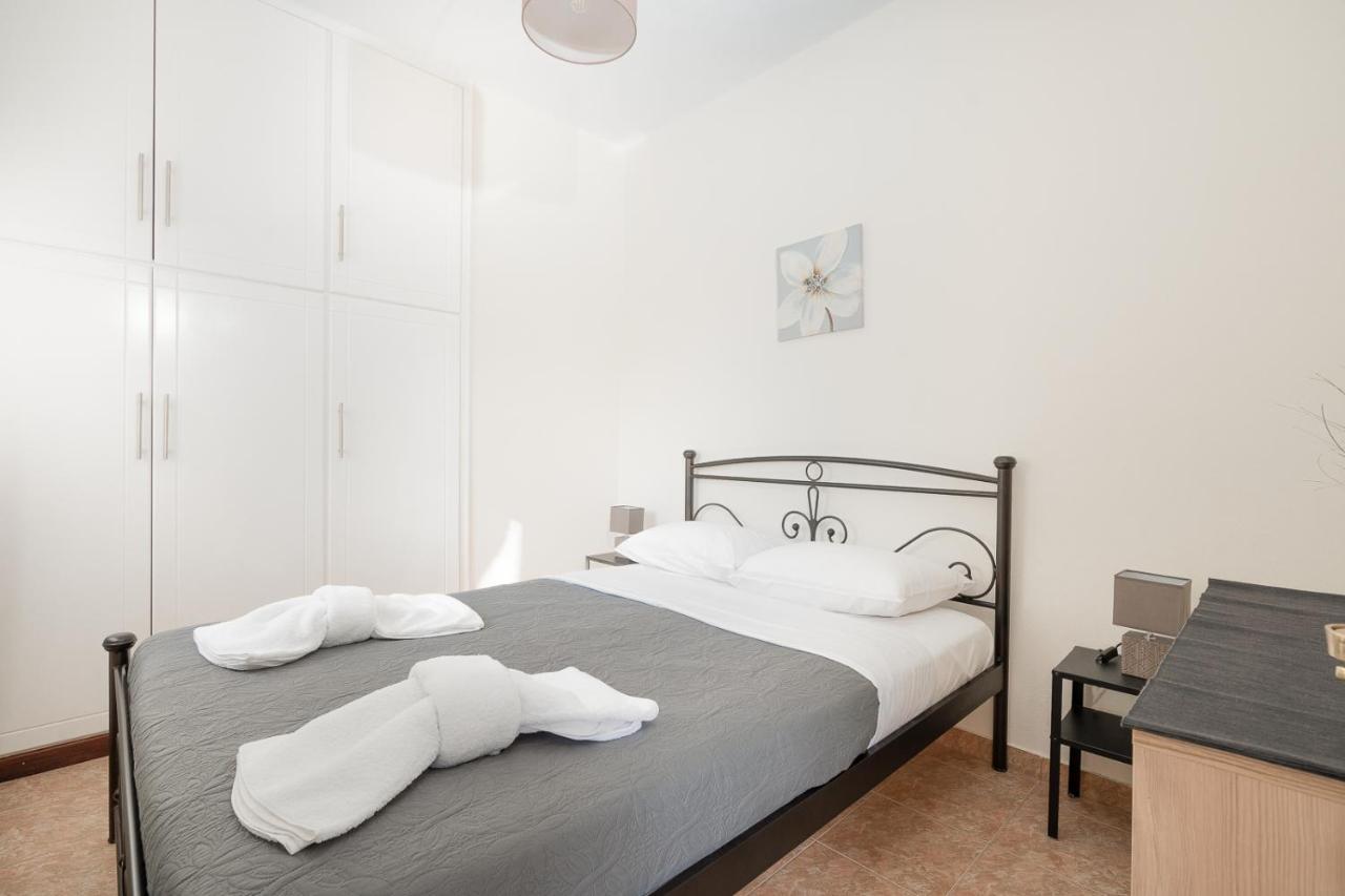 Mtc-Sfs Apartment By The Sea And Airport Pórto Ráfti Exteriör bild